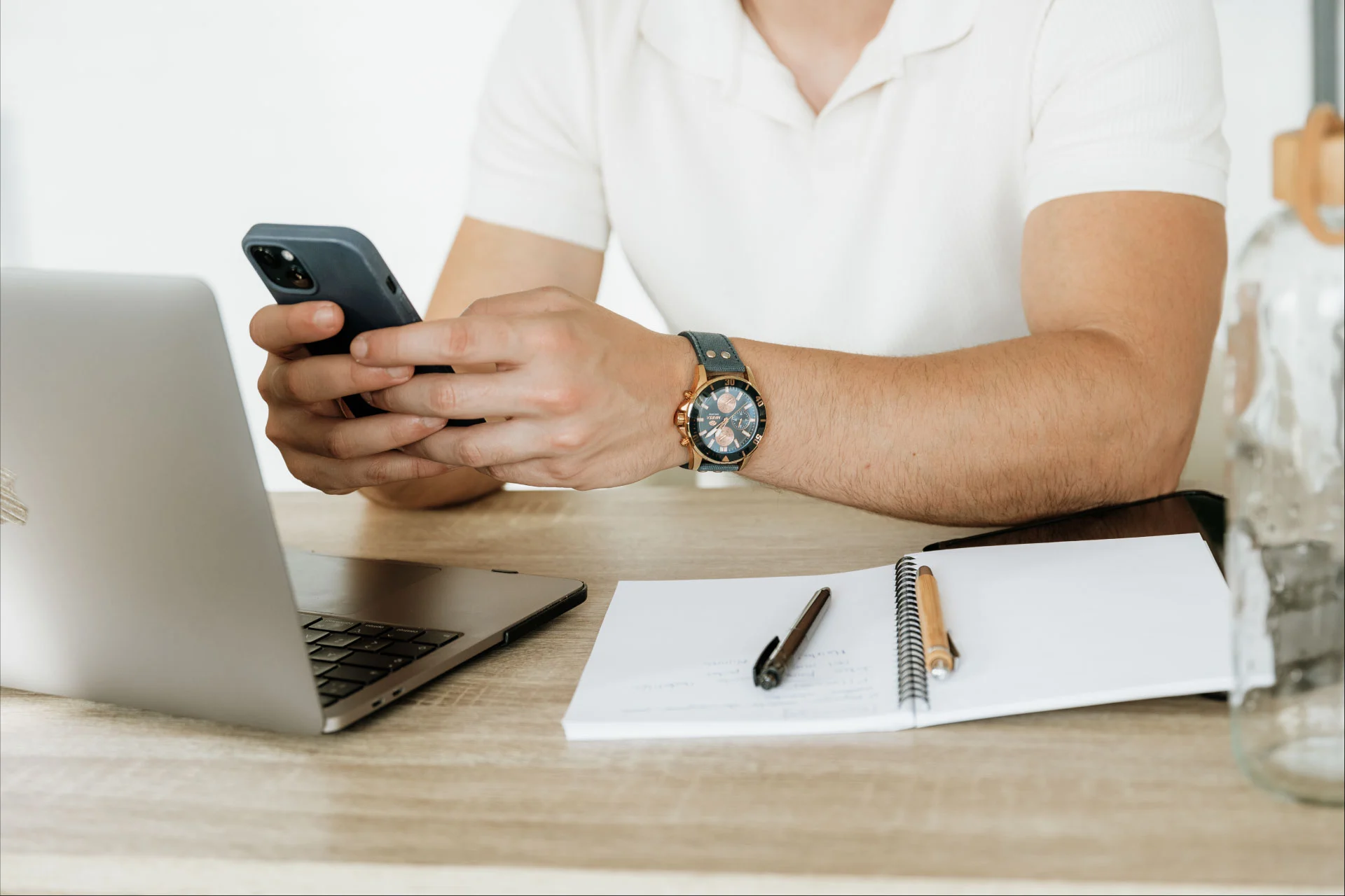agencia de marketing para ecommerce manos julian romero