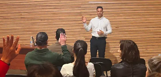 charla sobre ecommerce julan romero ponencia para asociacion de jovenes empresarios de huelva