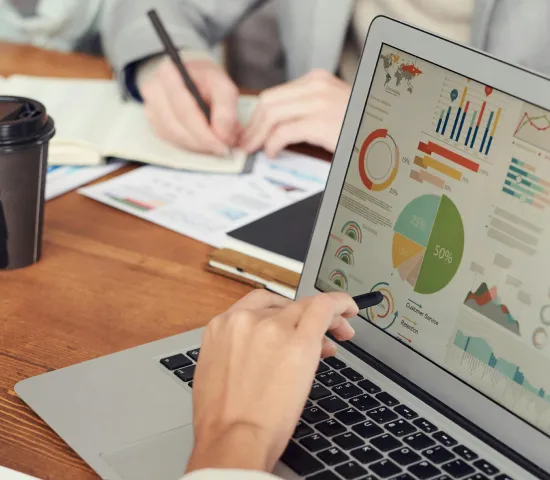 trabaja con julian romero estrategias de ads analisis y optimizacion de ads